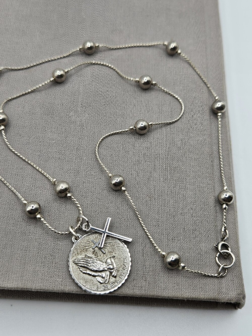 Vintage Silver Praying Hands Cross Pendant Necklace 23" Silver Medal "I Believe"
